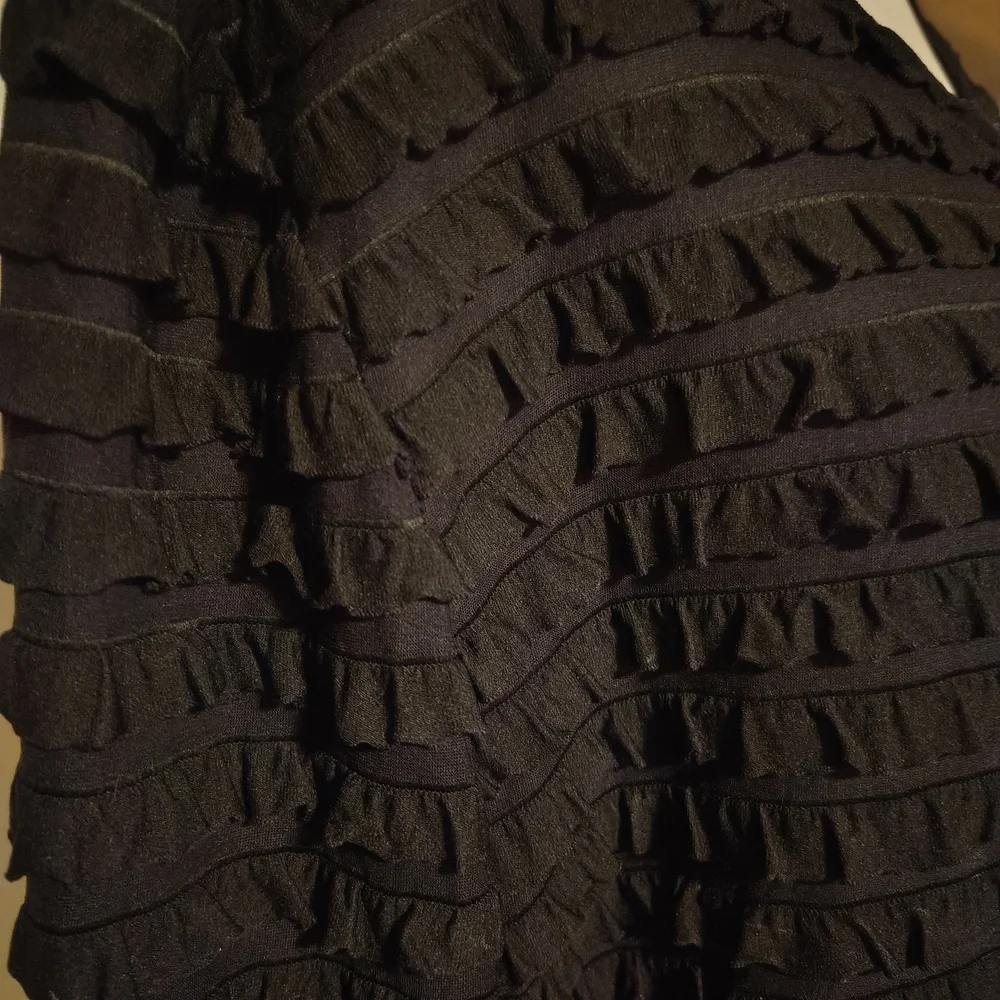 R&K Elegant Black Layered Women's Shrug - Picture 3 of 10